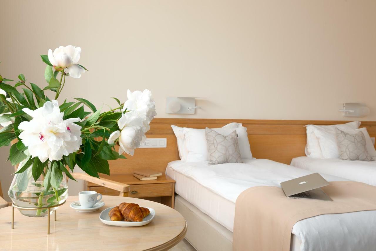 Family Hotel Anna روس المظهر الخارجي الصورة