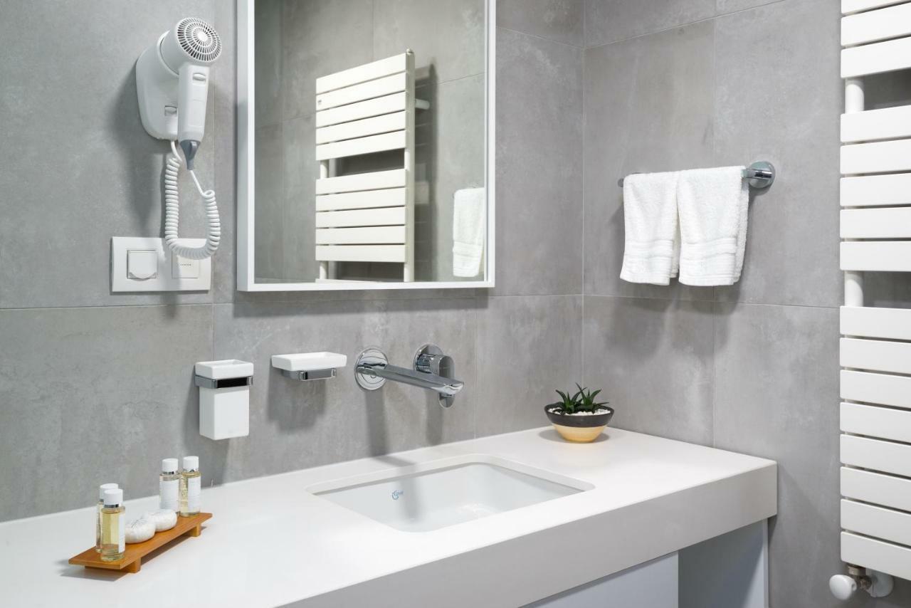 Family Hotel Anna روس المظهر الخارجي الصورة