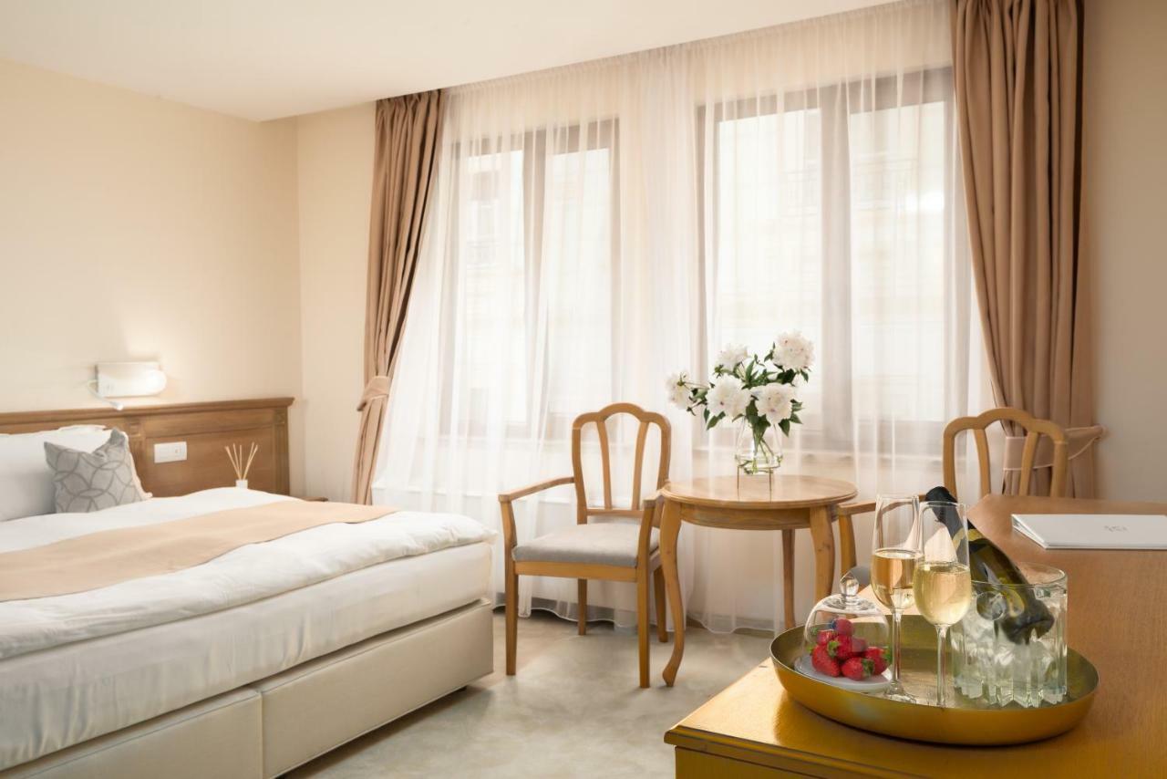 Family Hotel Anna روس المظهر الخارجي الصورة